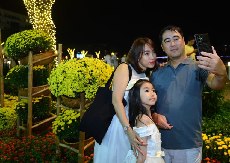 Family bliss at The Phu My Hung Spring Flower Festival 2024