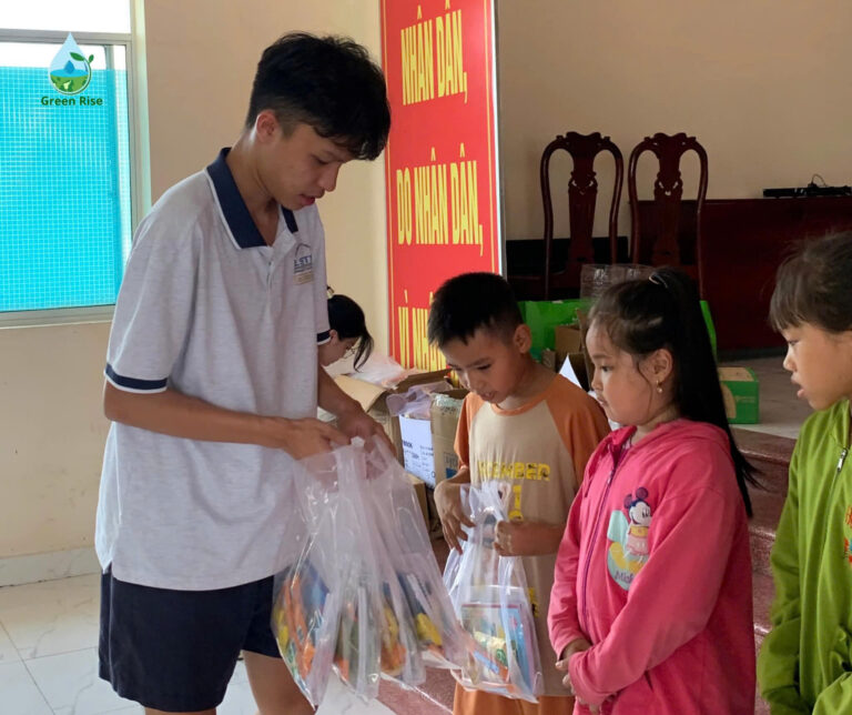 Học sinh Trường Đinh Thiện Lý trúng tuyển 5 Trường Đại học Mỹ