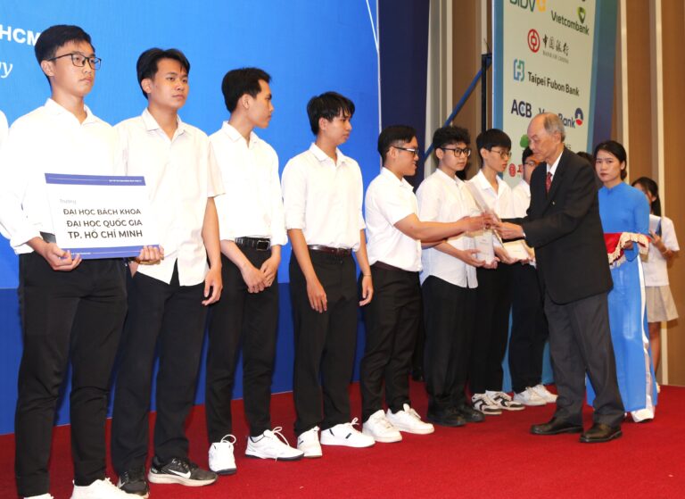 Lễ Trao Học Bổng Đinh Thiện Lý Lần 23 và Trao Tài Trợ 2025